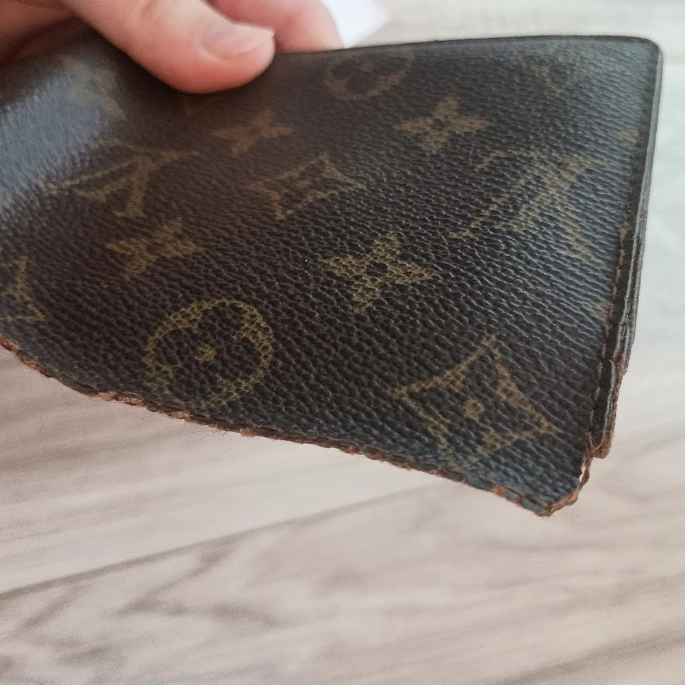 1970s LOUIS VUITTON Monogram Bilfold Wallet with Monogram Canvas Interior Unisex